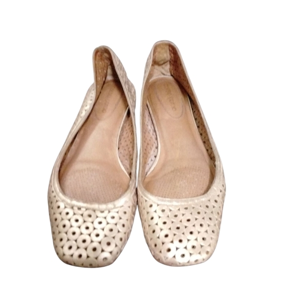 Corso Como Gold Flats with Sleek Design Women's Size 8 - Picture 2 of 10